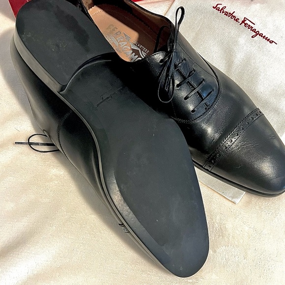 Salvatore Ferragamo Lace up Loafers. 10.5 Euro sizing. - Picture 8 of 9